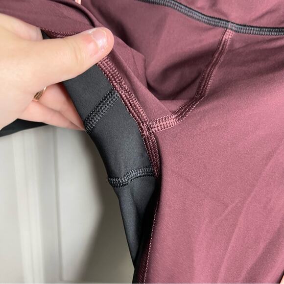 Athleta Velocity Burgundy Colorblock Capri Leggings Size Small - Picture 4 of 7